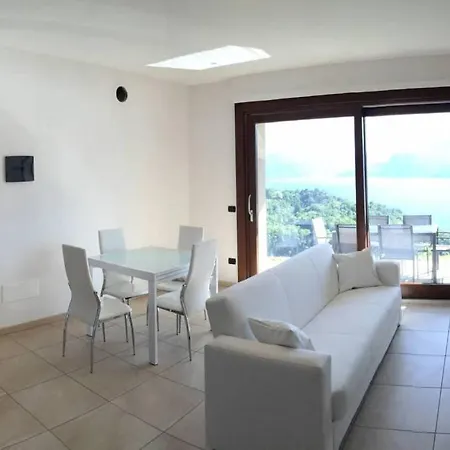 Daire La Terrazza Vistalago